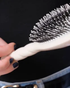 La Brosse N°03 l'Indispensable Cuir Chevelu Sensible